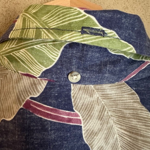Tori Richard Authentic Hawaiian Aloha Shirt Men’s Size Medium-Made in the USA - Picture 4 of 5
